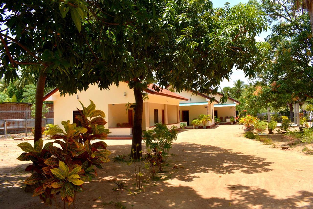 Yaswi Guest House Passikudah Exterior photo
