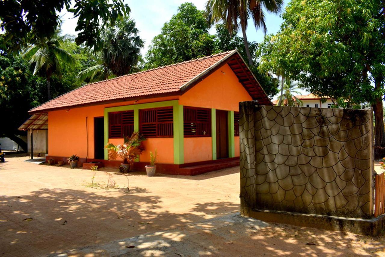 Yaswi Guest House Passikudah Exterior photo